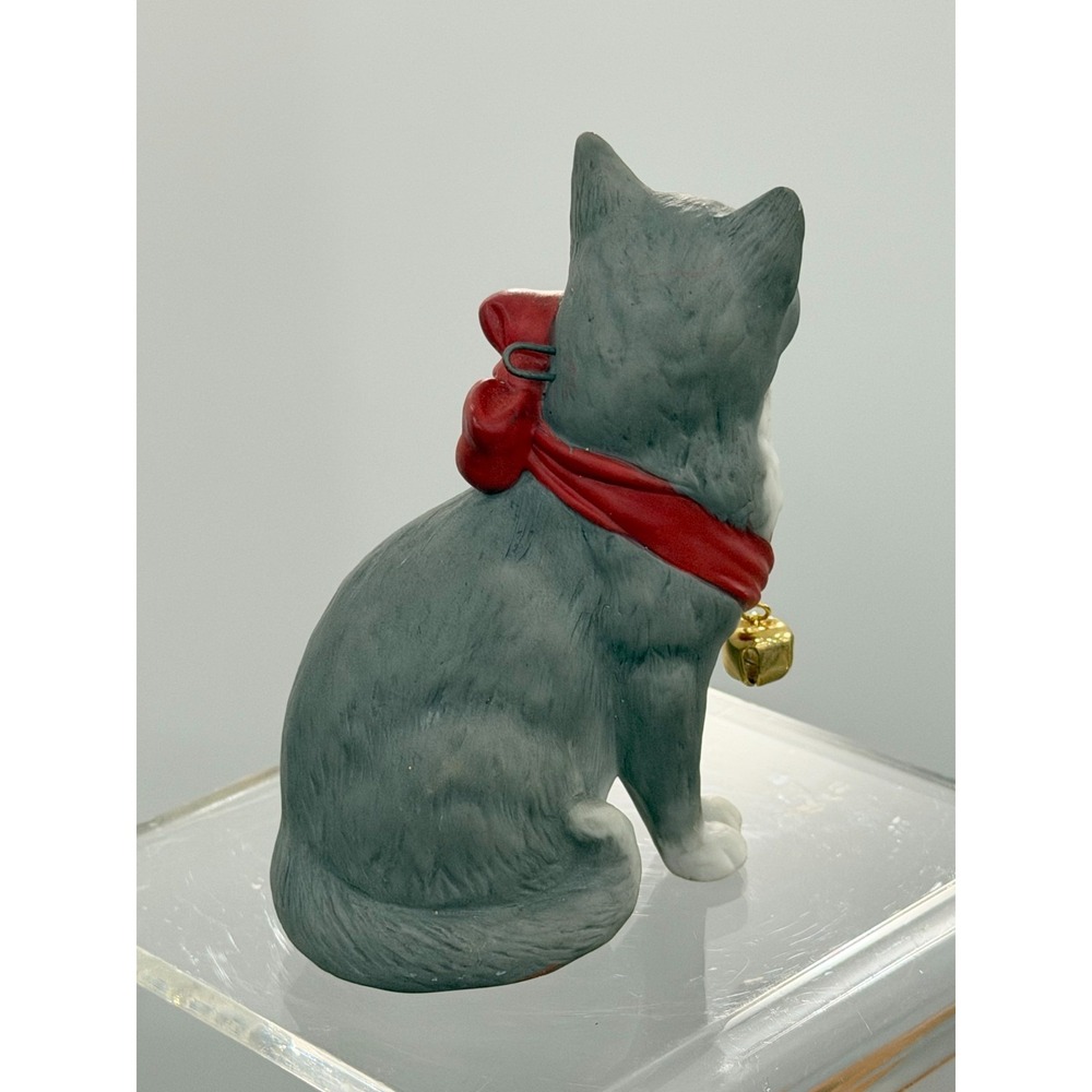 Cat Ornament Porcelain 1989 Noelle Hallmark Keepsake Collector's Club 3.75" Tall - Picture 5 of 7